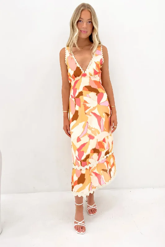 Seasonal Trends Yates Midi Dress Pink Camo