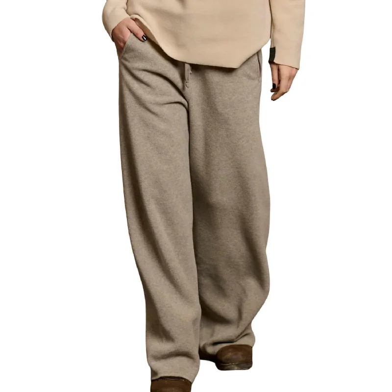 Trendy Aesthetics Women's Wide Leg Trousers In Sand