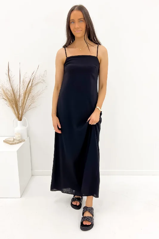 Trend Forward Threads Viktor Maxi Dress Black