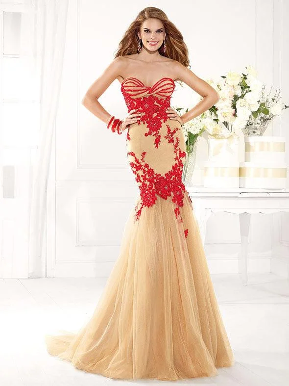 Outfits Ideas Tarik Ediz - MTE92349 Twisted Strapless Applique Mermaid Gown