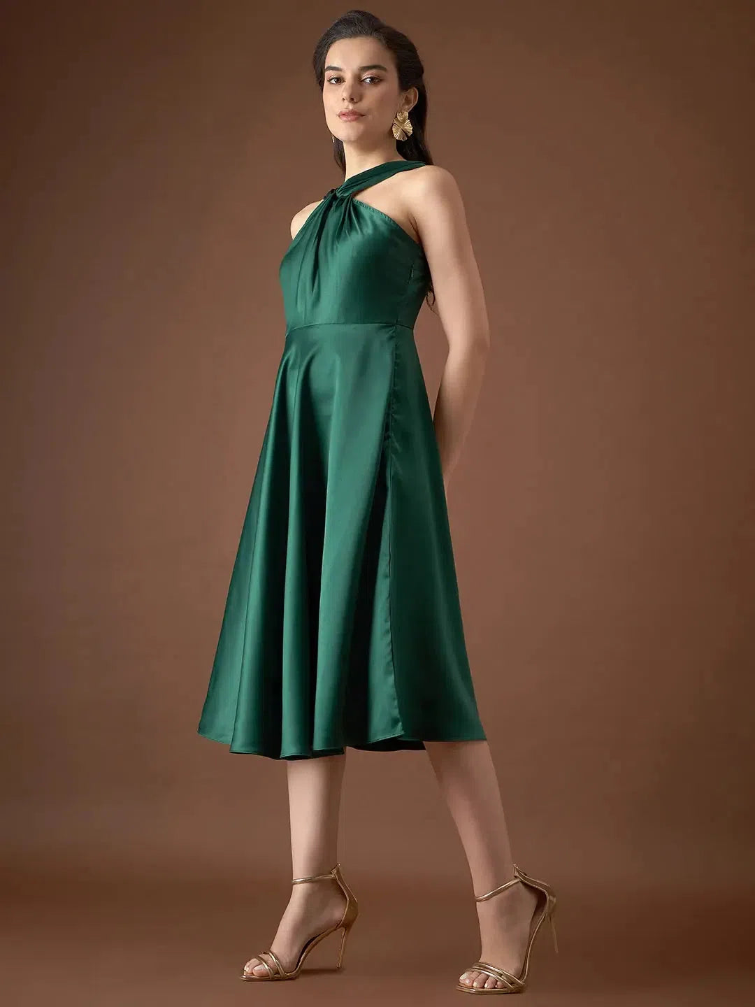 Chic Trends Unveiled Draped neck midi dress in Green Color